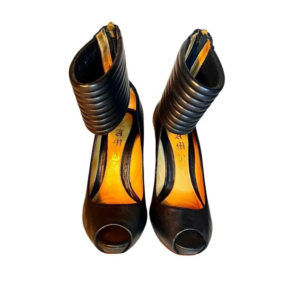 L.A.M.B. LAMB Black Leather Cuff Stilettos Peep Toe Heels Y2K Designer Size 6M - Picture 2 of 16